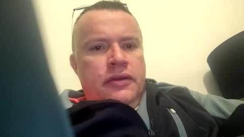 Snapshot of giddyup2222222 chatting on 12.18.25 giddyup2222222 online show from 12.18.25