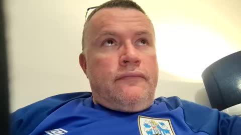 Snapshot of giddyup2222222 chatting on 12.21.25 giddyup2222222 online show from 12.21.25