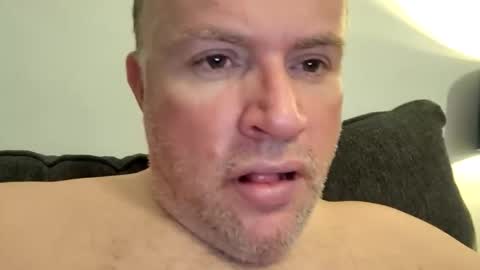 Snapshot of giddyup2222222 chatting on 12.22.25 giddyup2222222 online show from 12.22.25