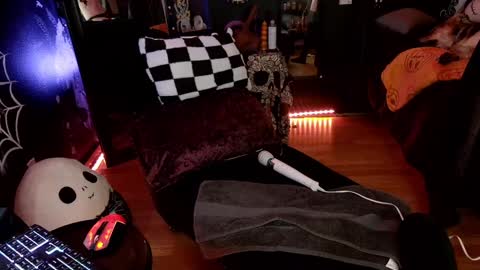 Giggles online show from 01.11.25