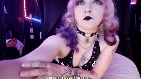 Giggles online show from 09.22.25