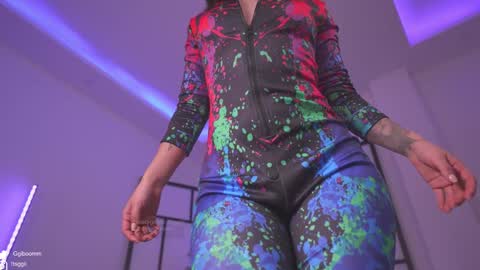 Snapshot of gigi_ulala chatting on 12.15.24 80 off in my OF gigipriv  online show from 12.15.24