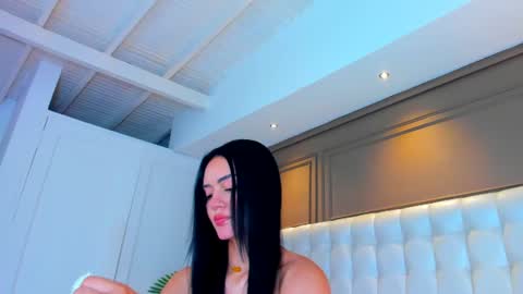 Snapshot of gigi_wilden chatting on 06.25.26 gigi wilden online show from 06.25.26