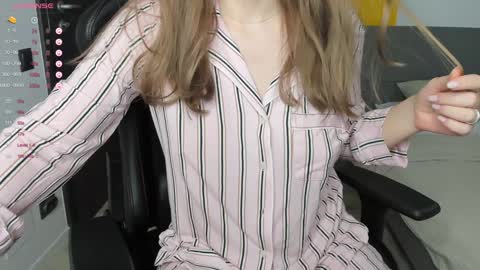 gigihadd online show from 12.31.24