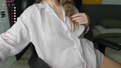 gigihadd online show from 03.11.25