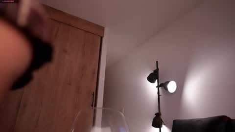 Snapshot of gigilee_ chatting on 11.22.25 GIGI online show from 11.22.25