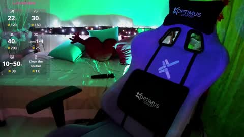 gigimooon online show from 02.12.25