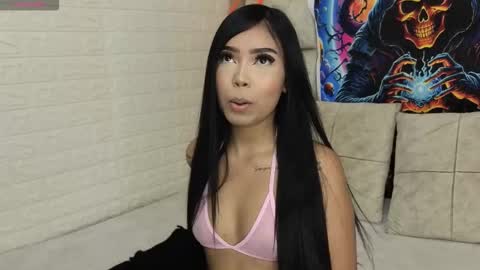 Snapshot of gigirose_ chatting on 10.17.25 gigirose_ online show from 10.17.25