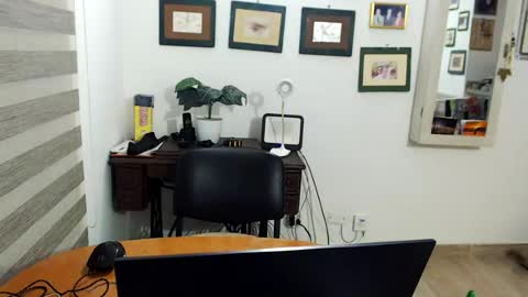 Snapshot of gikitrans chatting on 06.14.26 gikitrans online show from 06.14.26