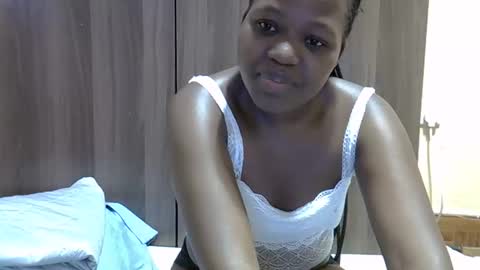 Snapshot of gina_sassy chatting on 10.27.25 Adiliah online show from 10.27.25