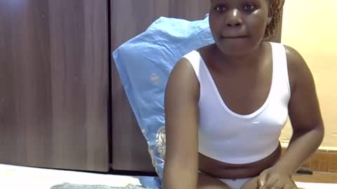 Snapshot of gina_sassy chatting on 11.16.25 Adiliah online show from 11.16.25