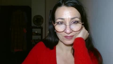 Snapshot of ginaoneon chatting on 12.10.24 GinaONeon online show from 12.10.24