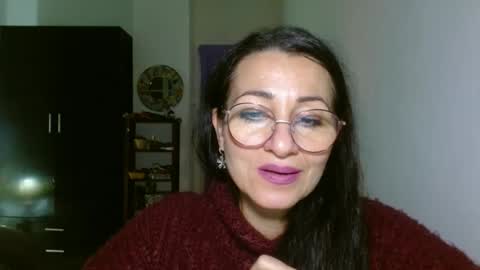 Snapshot of ginaoneon chatting on 12.19.24 GinaONeon online show from 12.19.24
