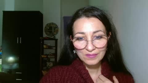 Snapshot of ginaoneon chatting on 12.19.24 GinaONeon online show from 12.19.24