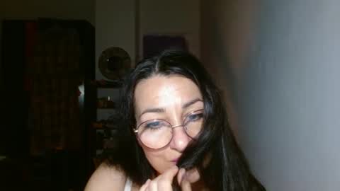 Snapshot of ginaoneon chatting on 12.22.24 GinaONeon online show from 12.22.24