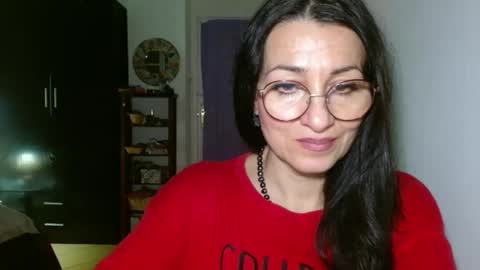 Snapshot of ginaoneon chatting on 12.25.24 GinaONeon online show from 12.25.24