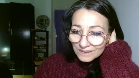 Snapshot of ginaoneon chatting on 12.27.24 GinaONeon online show from 12.27.24