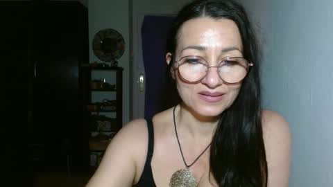 Snapshot of ginaoneon chatting on 12.28.24 GinaONeon online show from 12.28.24