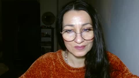 Snapshot of ginaoneon chatting on 01.04.25 GinaONeon online show from 01.04.25