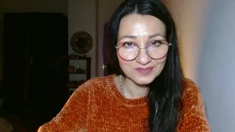 Snapshot of ginaoneon chatting on 01.04.25 GinaONeon online show from 01.04.25