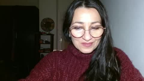 Snapshot of ginaoneon chatting on 01.12.25 GinaONeon online show from 01.12.25