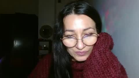 Snapshot of ginaoneon chatting on 01.13.25 GinaONeon online show from 01.13.25