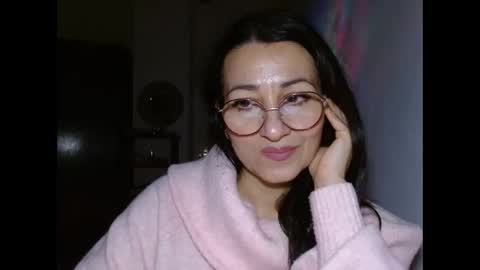 Snapshot of ginaoneon chatting on 01.19.25 GinaONeon online show from 01.19.25