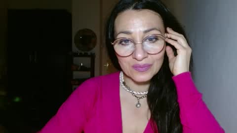 Snapshot of ginaoneon chatting on 02.11.25 GinaONeon online show from 02.11.25