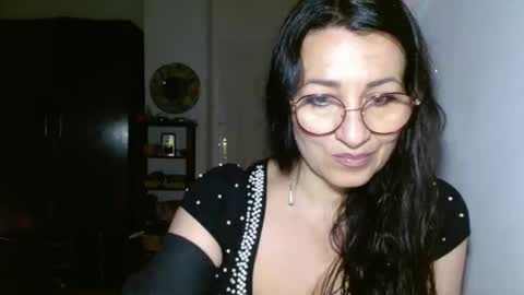 Snapshot of ginaoneon chatting on 03.03.25 GinaONeon online show from 03.03.25