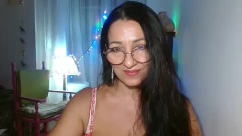 Snapshot of ginaoneon chatting on 09.13.25 GinaONeon online show from 09.13.25
