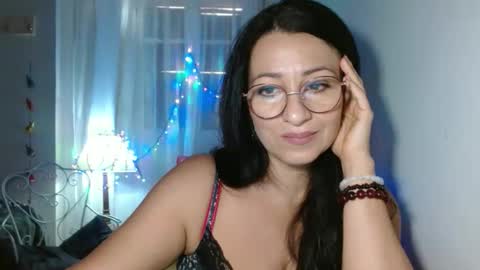 Snapshot of ginaoneon chatting on 09.30.25 GinaONeon online show from 09.30.25