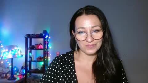 Snapshot of ginaoneon chatting on 10.04.25 GinaONeon online show from 10.04.25