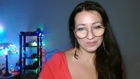 Snapshot of ginaoneon chatting on 10.06.25 GinaONeon online show from 10.06.25