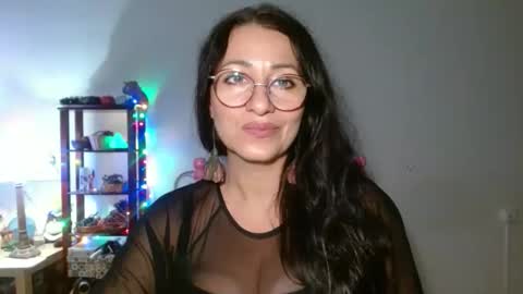 Snapshot of ginaoneon chatting on 10.17.25 GinaONeon online show from 10.17.25