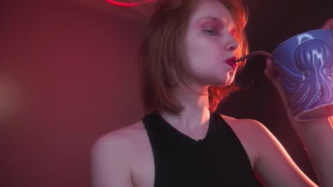        im expecting 350 thumbs up on my altar   online show from 09.10.25