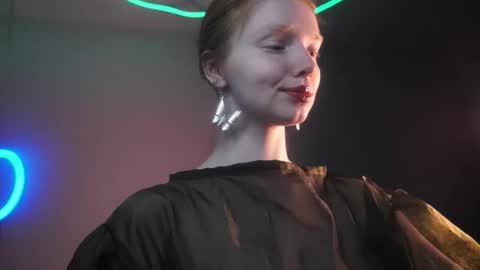        im expecting 350 thumbs up on my altar   online show from 10.14.25