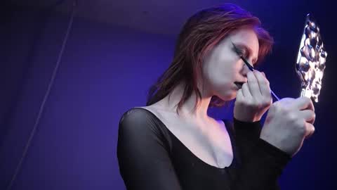        im expecting 350 thumbs up on my altar   online show from 03.15.26