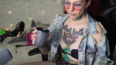 Snapshot of ginger_stay chatting on 10.14.25 Ginger online show from 10.14.25