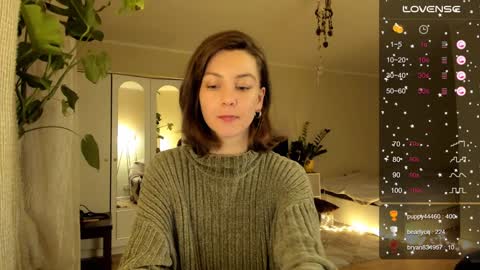 Snapshot of gingerbread__house chatting on 12.22.24 Vasilisa online show from 12.22.24