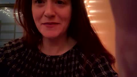 Snapshot of gingerlynx chatting on 11.26.25 gingerlynx online show from 11.26.25