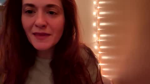 Snapshot of gingerlynx chatting on 11.30.25 gingerlynx online show from 11.30.25