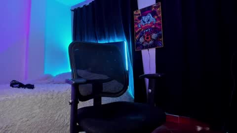 GIOMAR REYES online show from 01.11.25