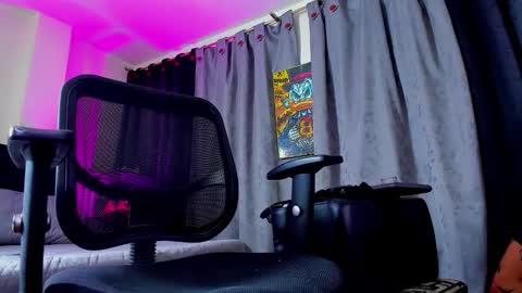 Snapshot of giomar_reyes chatting on 02.15.26 GIOMAR REYES online show from 02.15.26