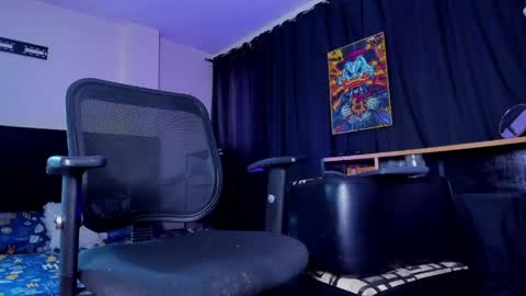 GIOMAR REYES online show from 04.25.26