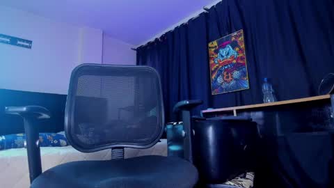 GIOMAR REYES online show from 04.29.26