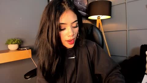 Giovanna  online show from 01.13.25