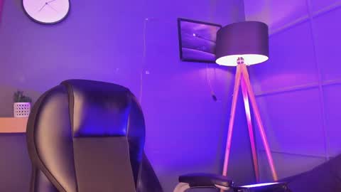 Giovanna  online show from 01.16.25