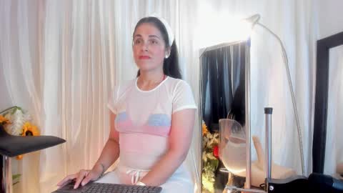 Girasol Walton online show from 03.18.26