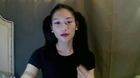 Snapshot of girl4uvanessaxxx chatting on 06.25.26 Vanessa online show from 06.25.26