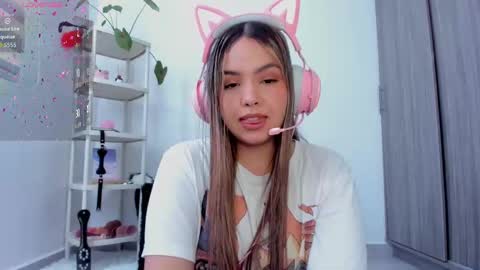 Snapshot of girl_alana chatting on 10.02.25 Alana online show from 10.02.25